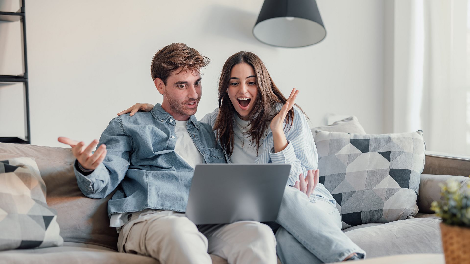 Reserva directamente a nuestra web oficial