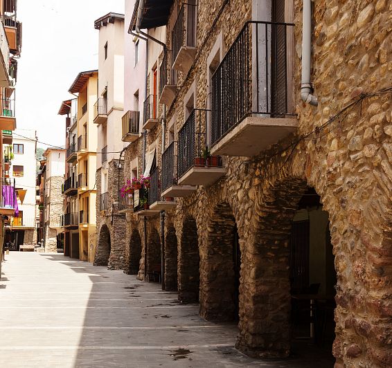 Carrer Major y el corazón histórico